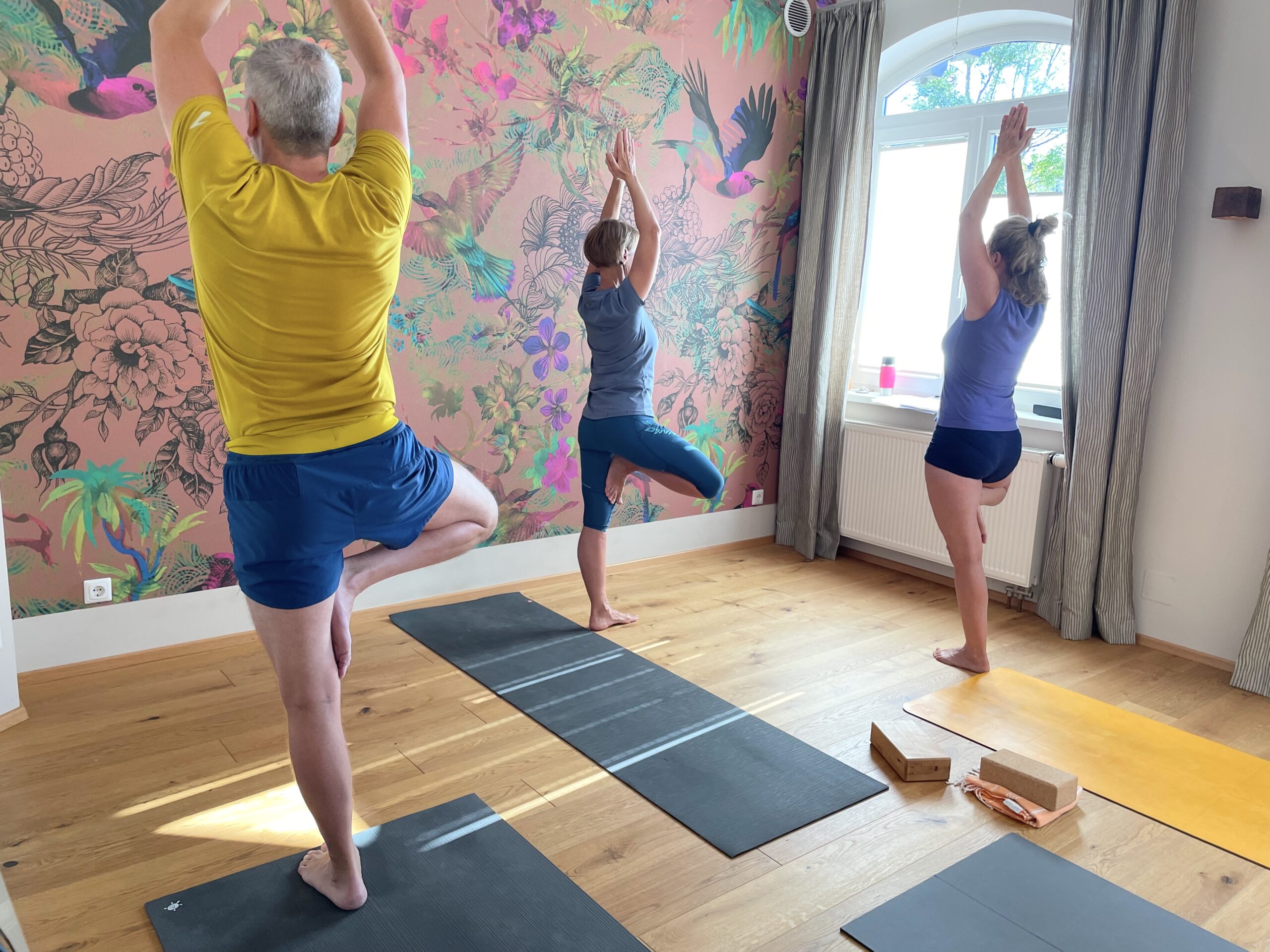 rücken baum yoga